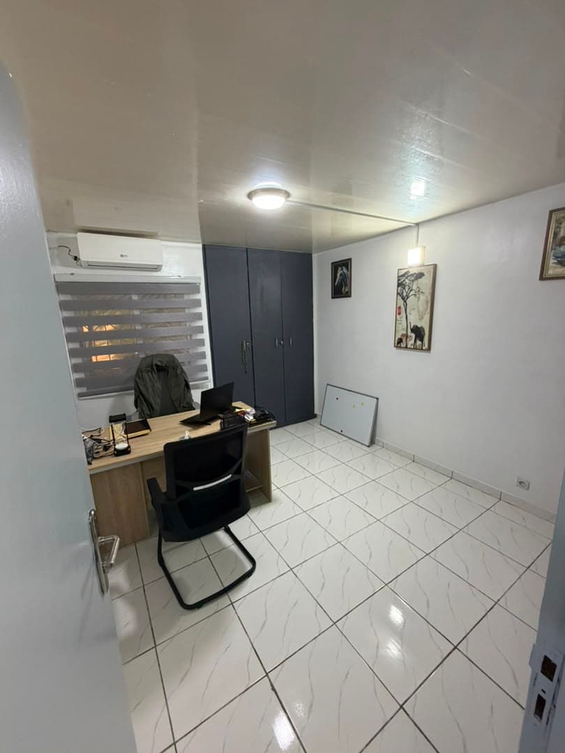 Bureau privé de l'agence ZSF Odyssée Nomade